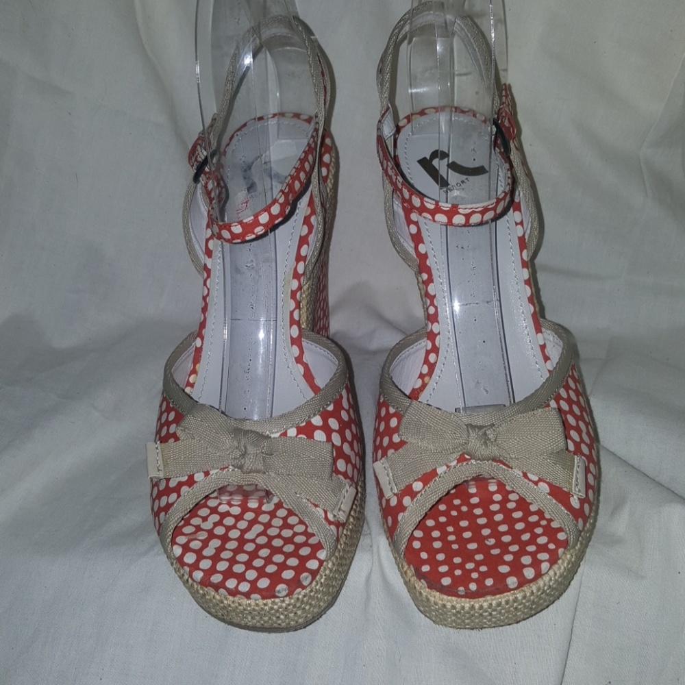 Report Retro Sandals
